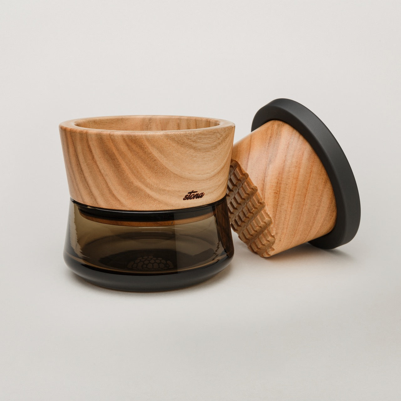 stona-grinder-golden-cherry-holzgrinder-champagner image 2