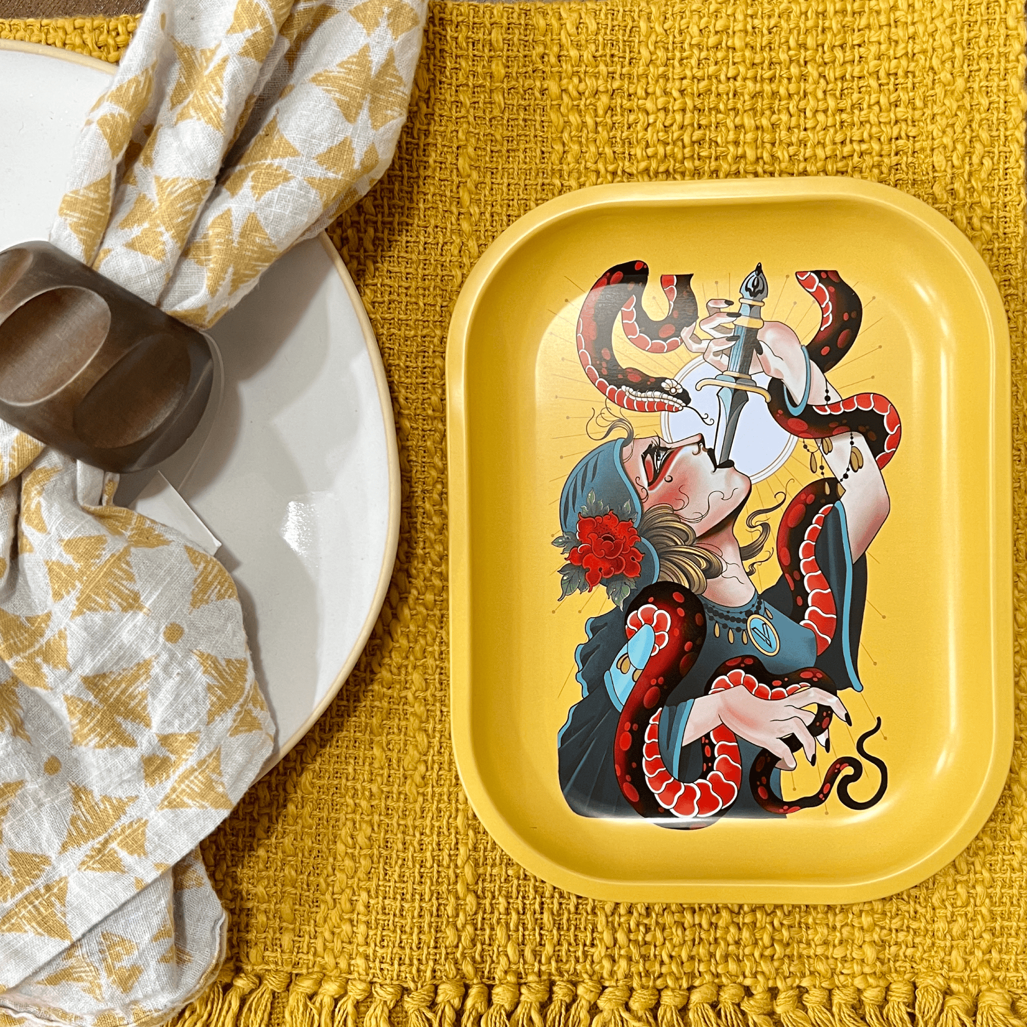 v-syndicate-metal-rollin-tray-melted-maroon-drehtablett-small image 7