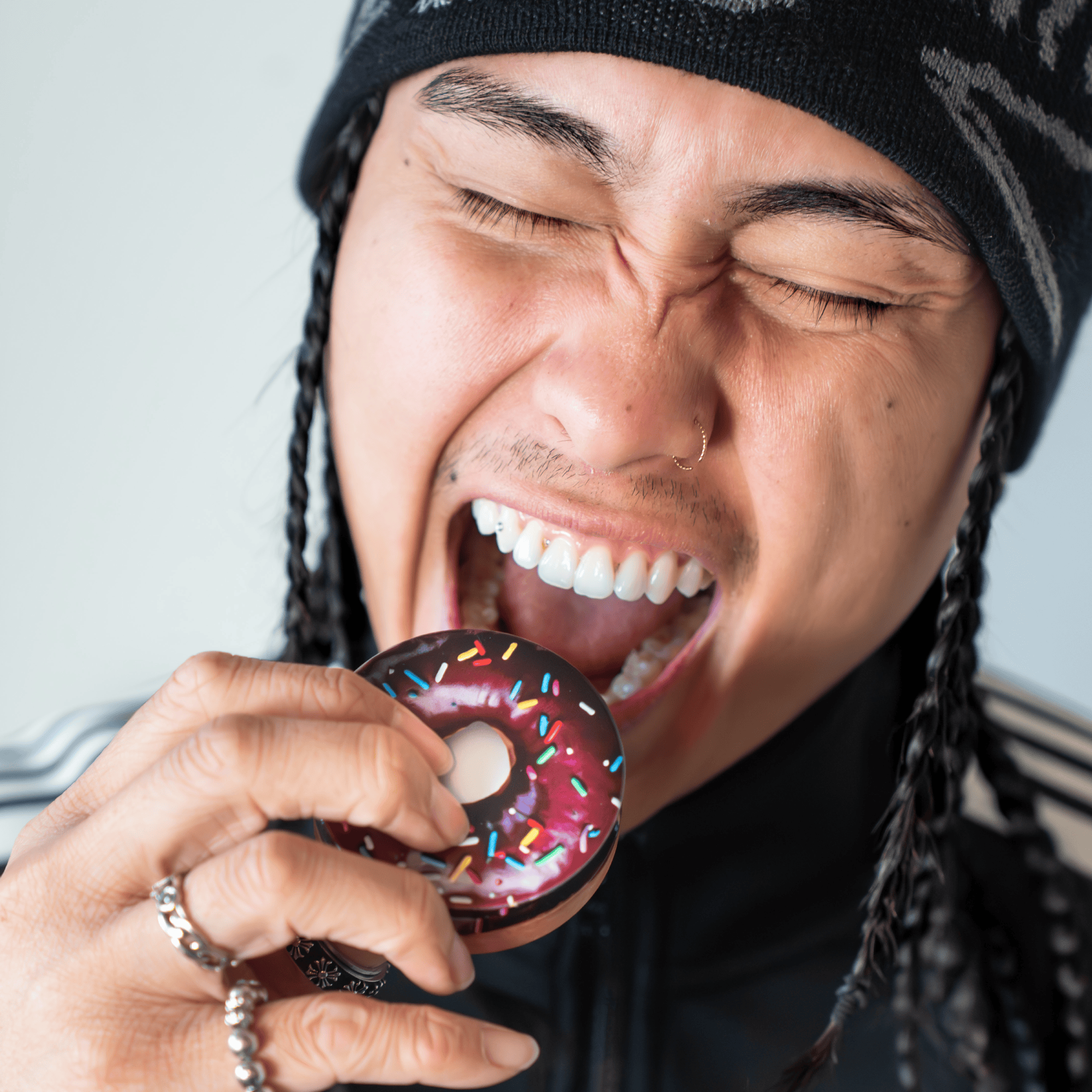 v-syndicate-dine-in-grinder-chocolate-donut-metall-kr-uterm-hle image 6